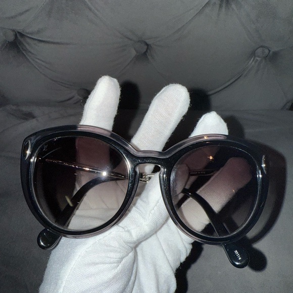 🕶️Louis Vuitton Black Sunglasses in great condition full inclusion 🕶️ - Picture 11 of 17